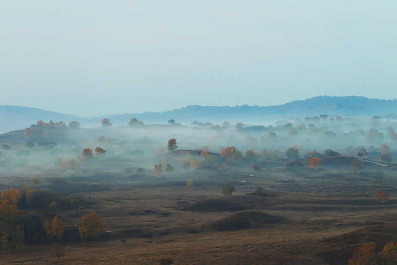P35：金秋壩上攝影6日--烏蘭布統(tǒng)<4晚連住、多次日出日落拍攝>（公主湖、影視基地、盤龍峽谷、透風溝、蛤蟆壩、敖包吐、花咕嚕臺、三拐子溝、小河頭、馬踏水花）、金山嶺長城（大金山樓日出、西五眼樓日落） 汽車6日   （◆◆◆全程3.5天/7次越野車深度拍攝，特別安排導拍馬踏水花）